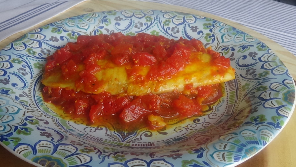Tilapia en salsa de tomate